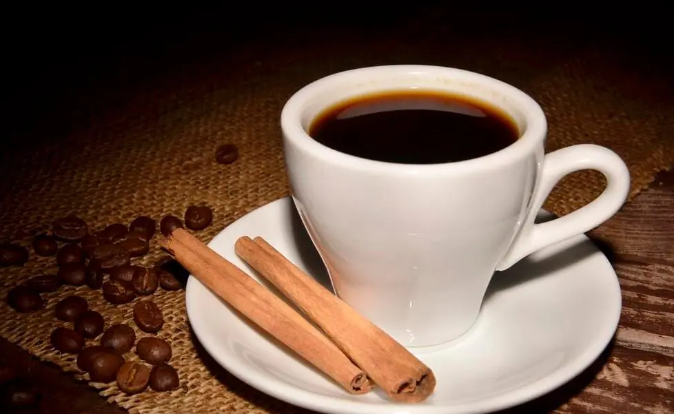 美式和意式咖啡的区别（想减肥喝美式还是意式咖啡）