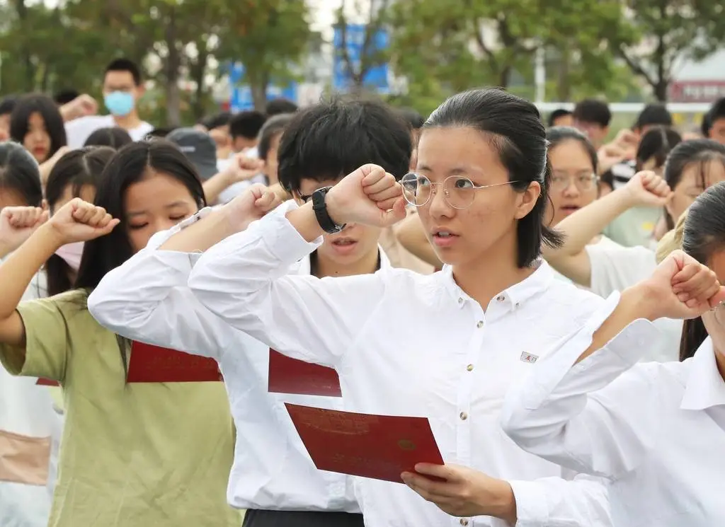 疫情下,不愿留在医院的规培生们（被“遗忘”的人）