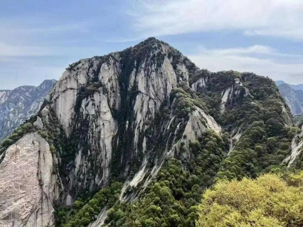 五一还有近1个月 三山五岳就爆满了?（泰山十人间281元/床位）