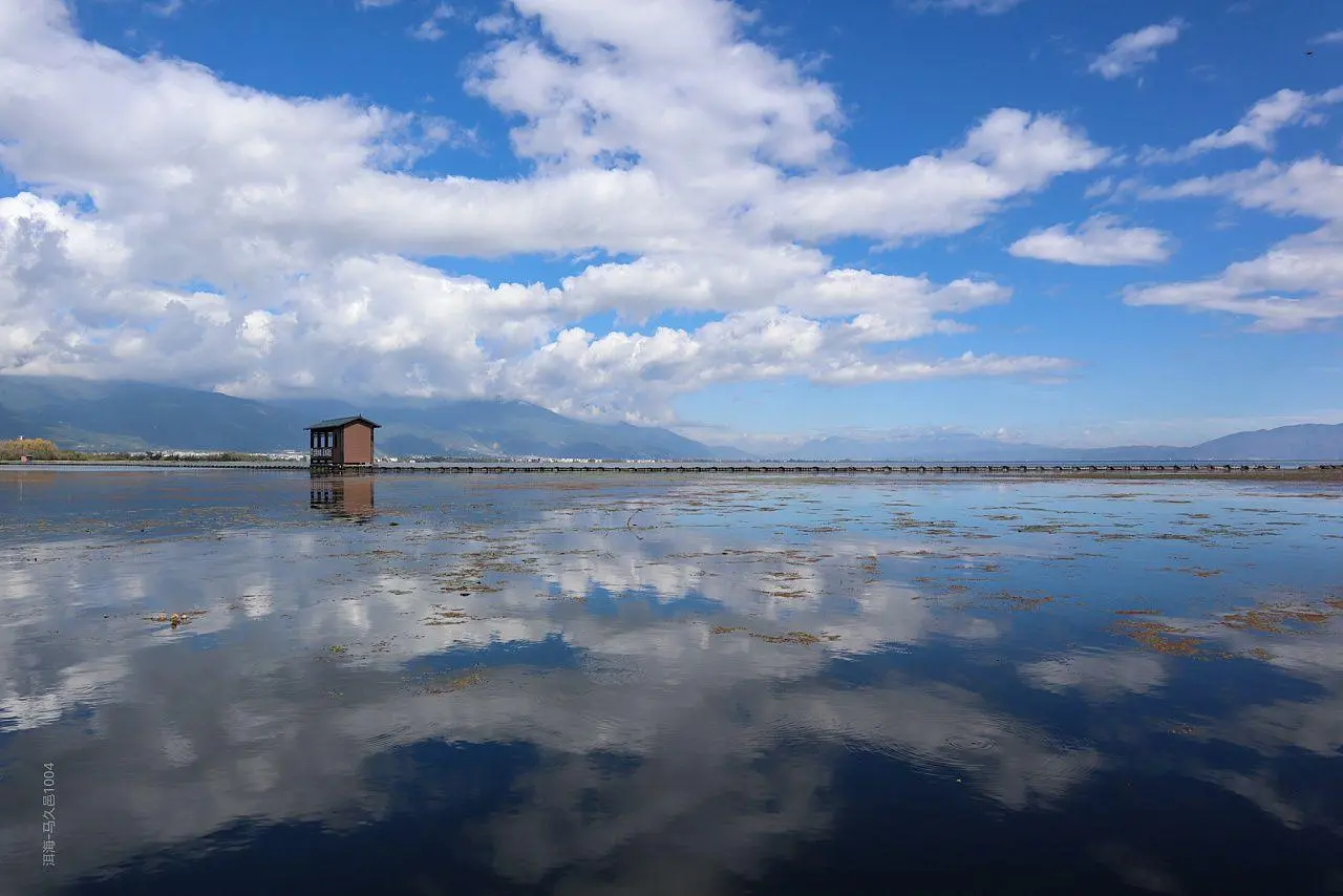 大理洱海出现“大号棉花糖”云朵（详细内容）