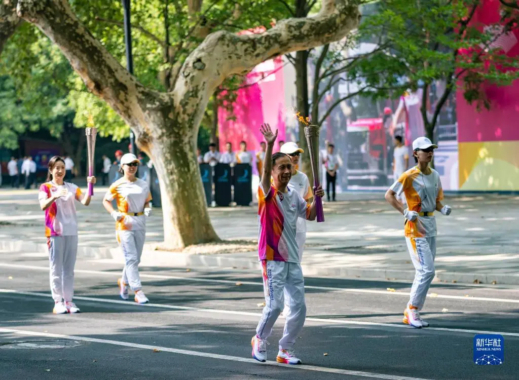 杭州亚运会火炬传递启动